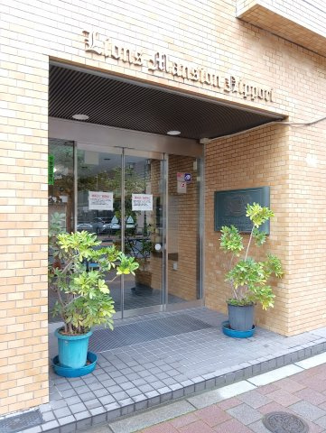 ライオンズマンション日暮里のエントランス