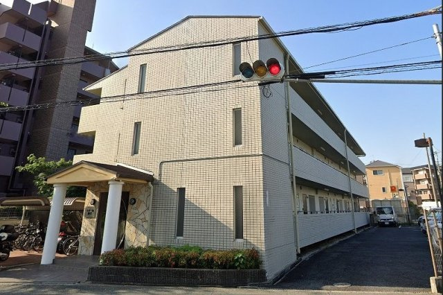 ラポール春日の外観