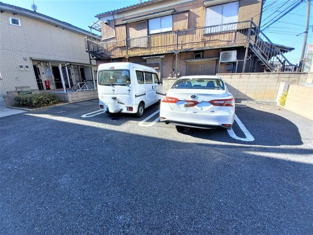 アルヴィータの駐車場