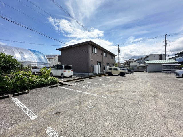 フローラル薊野Ⅵの駐車場