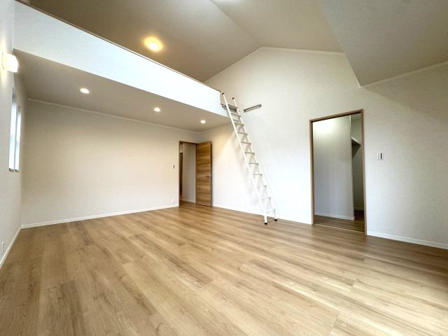 神戸市垂水区塩屋北町3丁目戸建の洋室