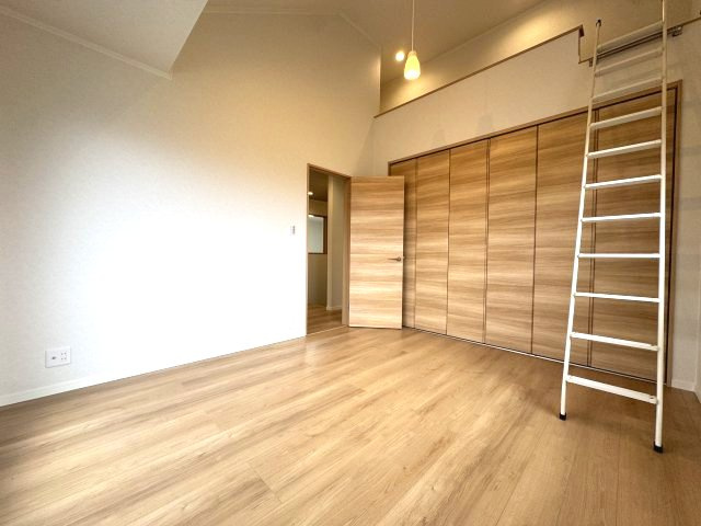 神戸市垂水区塩屋北町3丁目戸建の洋室