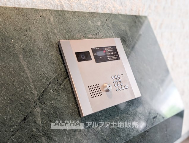 日神パレステージあきる野南の防犯設備|【Color TV intercom】
◆カラーTVインターホン◆録画機能がついているので、外出時の来客、宅配、防犯でも役立つ便利なインターホンです。