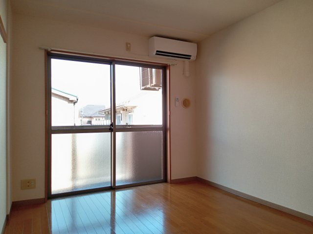 川崎市多摩区中野島６丁目の賃貸マンションの居間・リビング