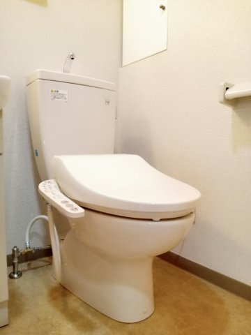 川崎市多摩区中野島６丁目の賃貸マンションのトイレ