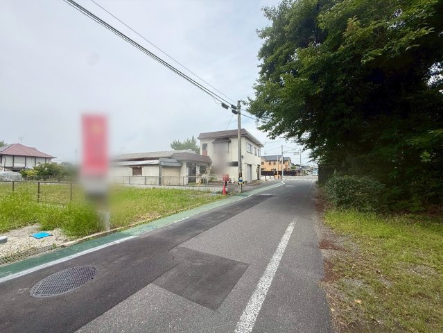 野洲市比江　建築条件無し売土地の前面道路含む現地写真