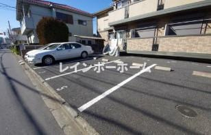 プレシアンスの駐車場