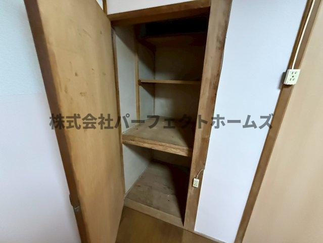 藤阪元町1丁目戸建　賃貸の収納|便利な収納スペースです