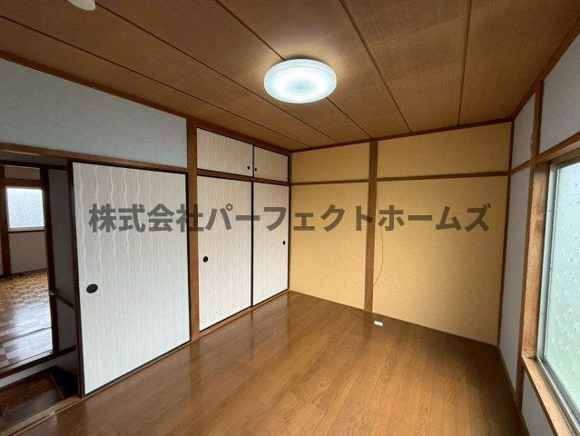 藤阪元町1丁目戸建　賃貸の玄関|落ち着いた玄関です