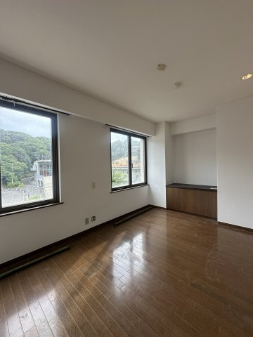 エイトバレー浄水の洋室