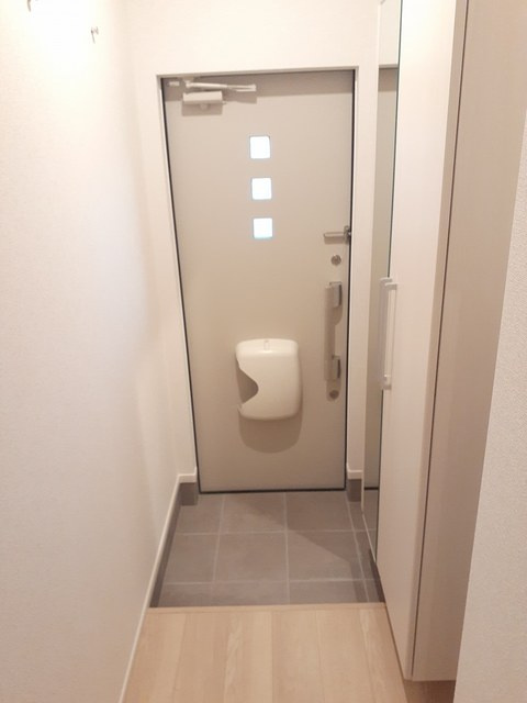 エピナール新茂原Bの玄関