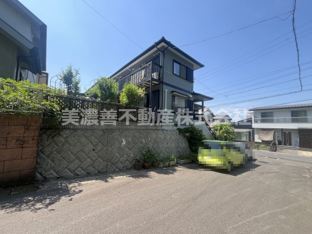 ６４５５８　岐阜市大洞緑山２丁目中古戸建ての外観