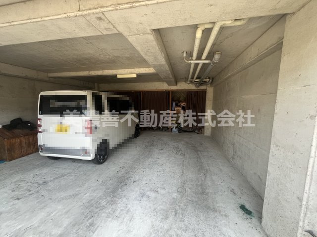 ６４５５８　岐阜市大洞緑山２丁目中古戸建ての駐車場