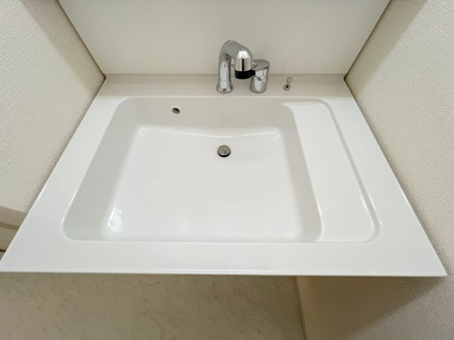 福生市福生　新築戸建全3棟の独立洗面台|暮らしを快適に変えるシャワー付洗面台