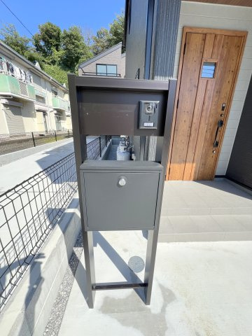 福生市福生　新築戸建全3棟のセキュリティ|モニター付きインターホンあり。急な来客でも室内から顔が確認できると安心ですよね