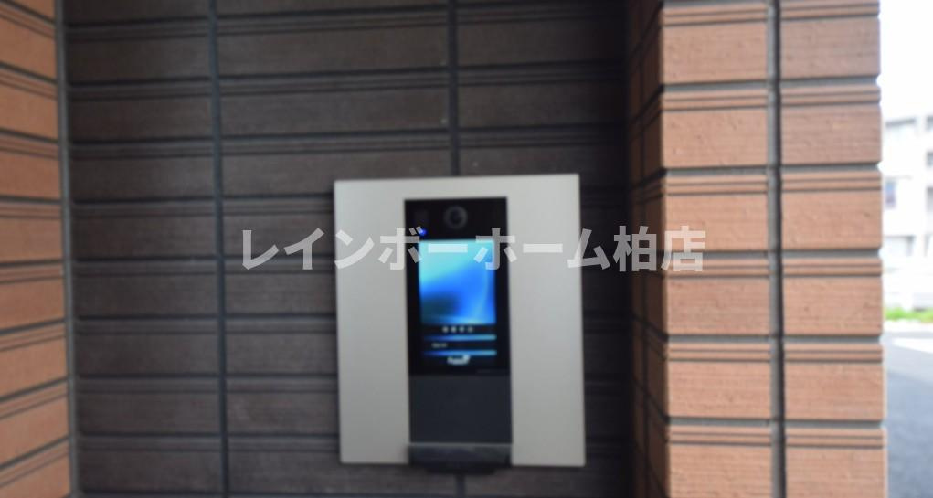 ＼＼【LINE連絡可】接客・申込・契約すべてオンライン完結可／／のエントランス|オートロックがあります