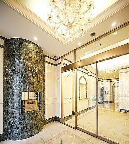 名古屋市中区新栄１丁目の賃貸マンションのエントランス