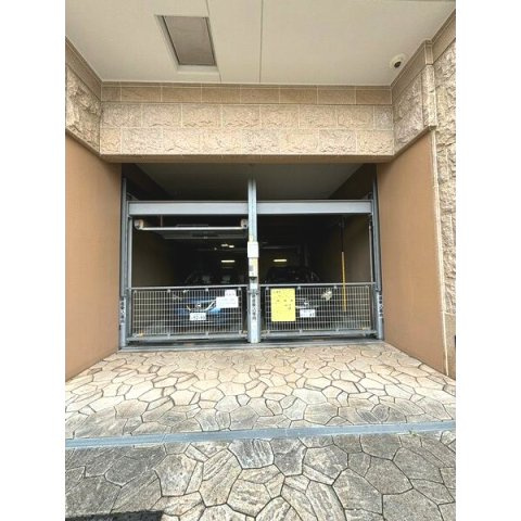 名古屋市中区新栄１丁目の賃貸マンションのエントランス