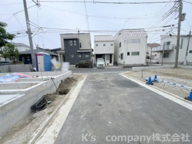茅ヶ崎市ひばりが丘　新築戸建　1号棟の前面道路含む現地写真|2026.7.12撮影◇