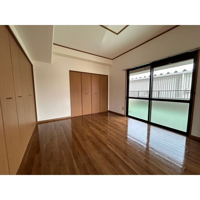 ホープ花屋敷の洋室