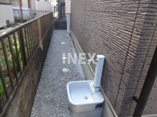 横浜市戸塚区汲沢２丁目の一戸建ての庭