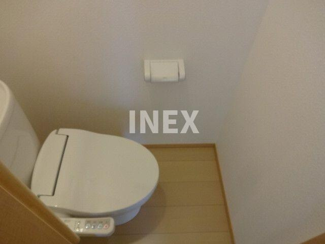 横浜市戸塚区汲沢２丁目の一戸建てのトイレ