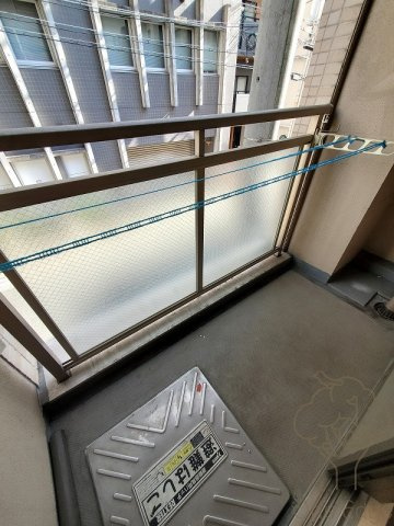 コンフォール南森町のバルコニー