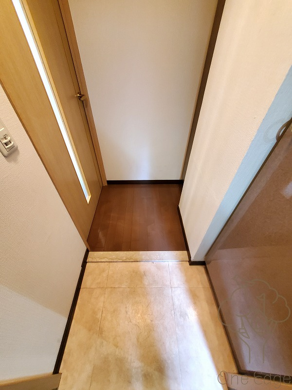 コンフォール南森町の玄関