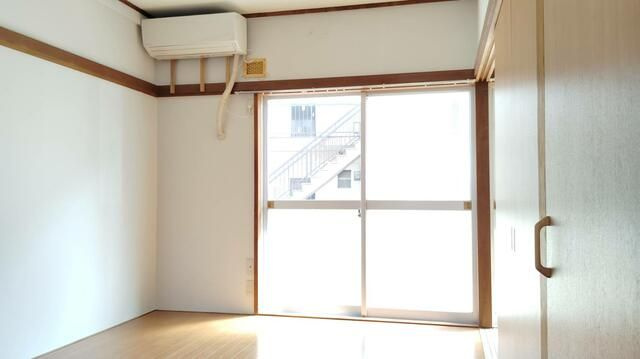 福生市北田園２丁目のアパートの居間・リビング