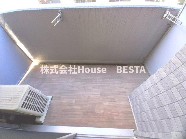 プレサンス新神戸駅前のバルコニー