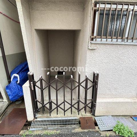 枚方市東牧野町貸家のバルコニー