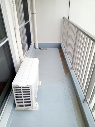 エクセレンス狛江のバルコニー