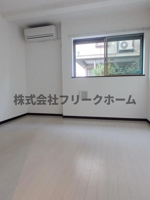 武蔵野市中町２丁目のアパートの寝室