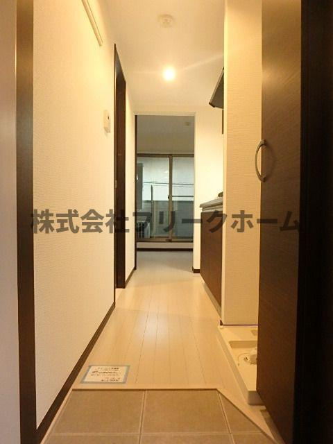 武蔵野市中町２丁目のアパートの玄関