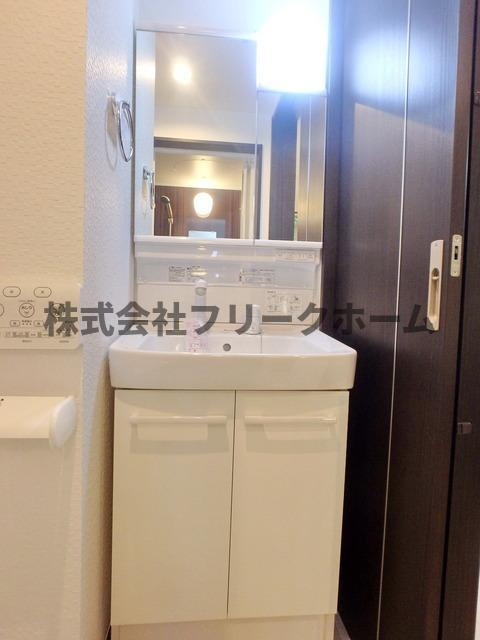 武蔵野市中町２丁目のアパートの洗面所
