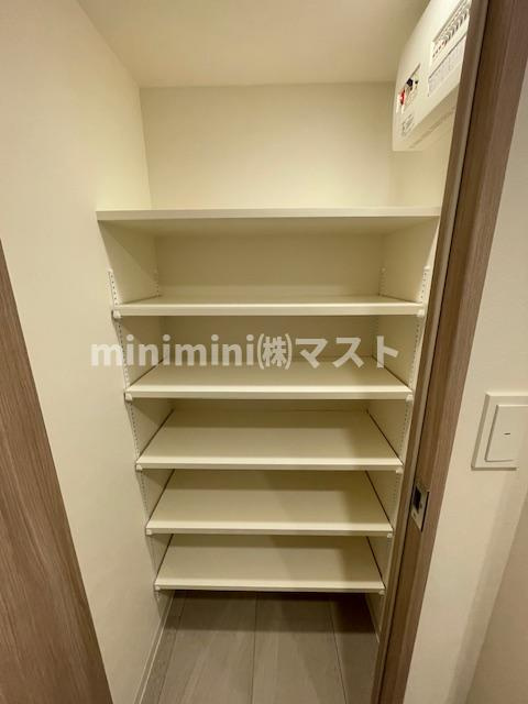 コンフォリア・リヴ博労町一丁目Ｑの収納
