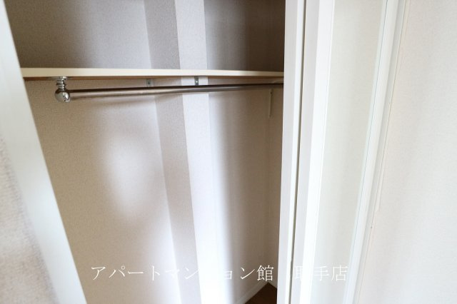 レオパレスクレールアビコの収納