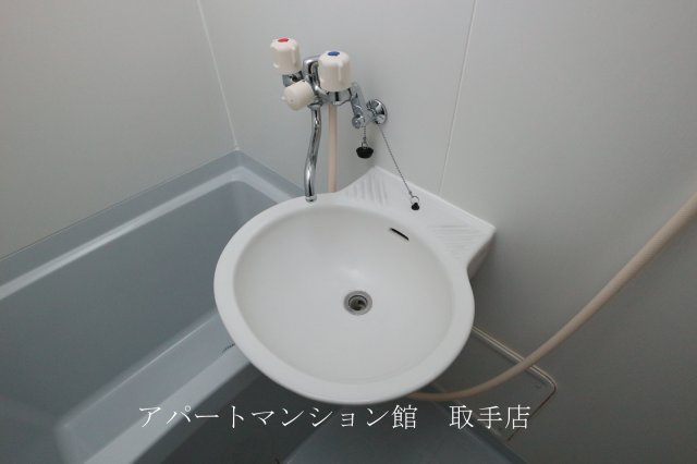 レオパレスクレールアビコの洗面所