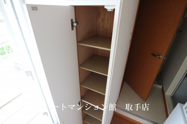 レオパレス湖北の収納