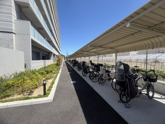 アルファスマート明石東野町の駐輪場