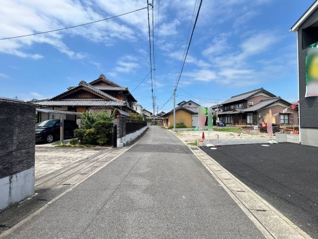 ハートフルタウン　一宮市開明杁西郭　全４区画分譲の前面道路含む現地写真|「現地（2026年8月4日）撮影」　　
■前面道路　
■ヤマダ不動産　株式会社リライフ