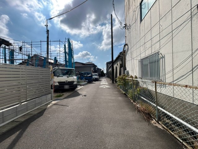 【商談中】ハートフルタウン　一宮市開明杁西郭　全４区画分譲の前面道路含む現地写真|「現地（2026年9月1日）撮影」　　　
■前面道路　
■ヤマダ不動産　株式会社リライフ