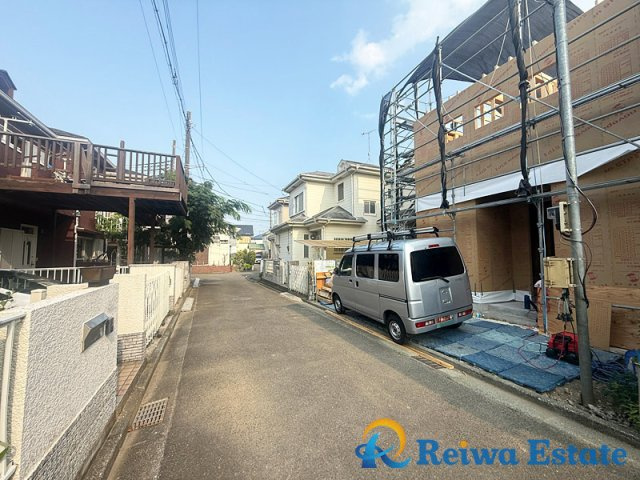 新築戸建　茅ヶ崎市萩園の前面道路含む現地写真
