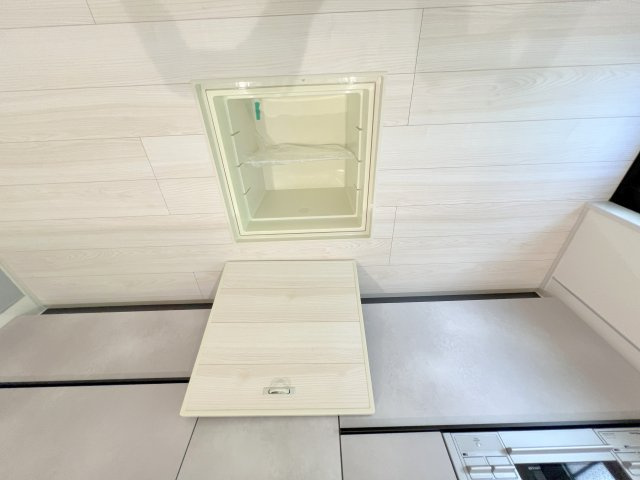 福生市福生　新築戸建全3棟のキッチン|床下収納庫付きのキッチン！食品や日用品のストックを収納できます