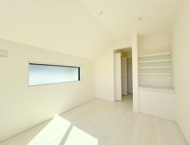 福生市福生　新築戸建全3棟の洋室|【洋室4】収納スペースが豊富な広々した居室