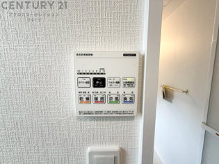 暖房機能があるため、冬場でも温かい浴室で入浴でき、乾燥機能があるため、水気を素早く取り除けます。また、換気機能があるため、湿気を素早く排出してカビや雑菌の発生を防ぐことができます。