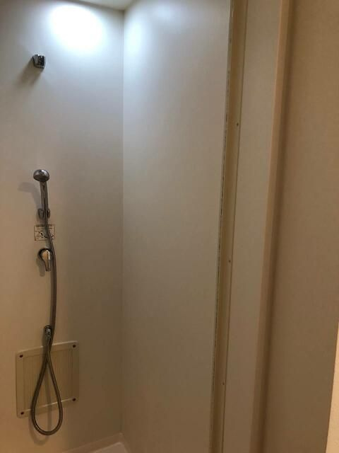 ルームズ西六郷のシャワールーム