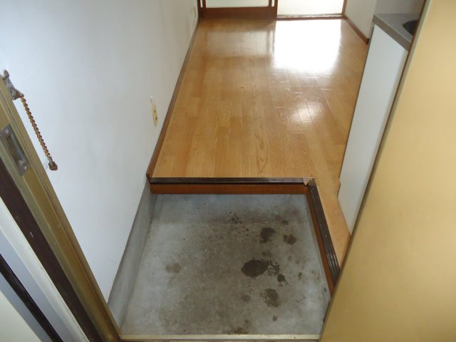 杉並区西荻南１丁目のアパートの玄関