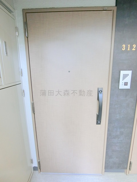 ブルーノコート蒲田の玄関