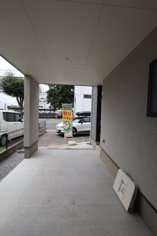 《仲介手数料無料》中央区円阿弥７丁目2-13新築一戸建てグランパティオの駐車場